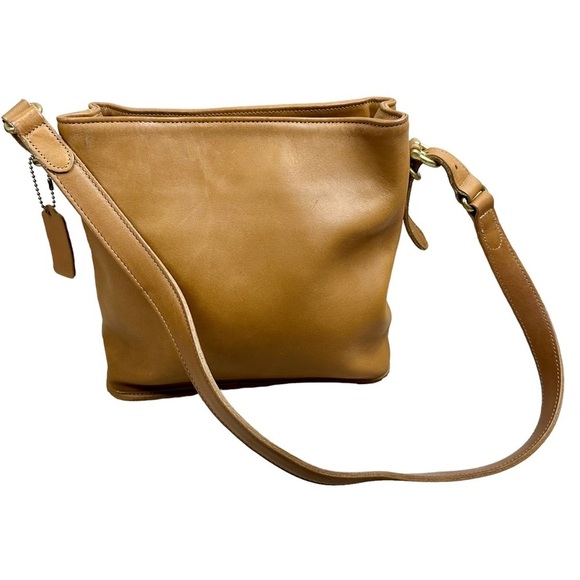 Coach Handbags - Vintage COACH (#9809) Equestrian Leather Crossbody Purse Bag